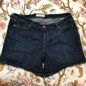 Torrid Dark Wash Shorts size 20